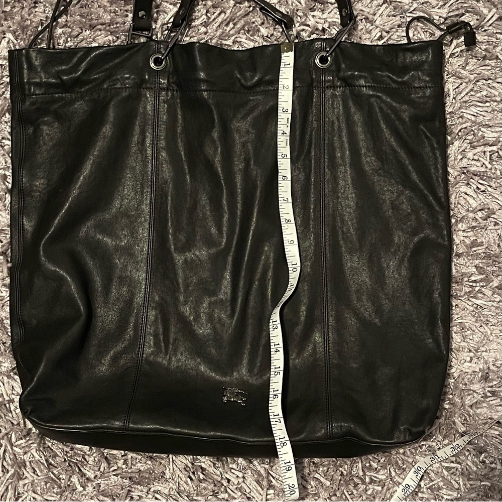 Authentic Burberry tote with dust bag. Like new condition. - Picture 7 of 15
